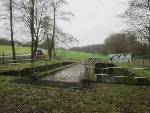 Regenbeckenanlage Tillmannshöfen vor Umbau